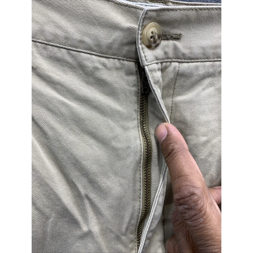 Old Navy Khaki Bermuda Shorts Mens Size 36 Regular Pleated Outdoor